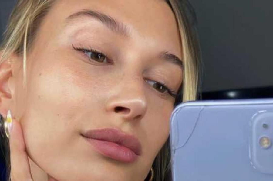 Хейли Бибер рассказала, как ухаживает за кожей перед сном