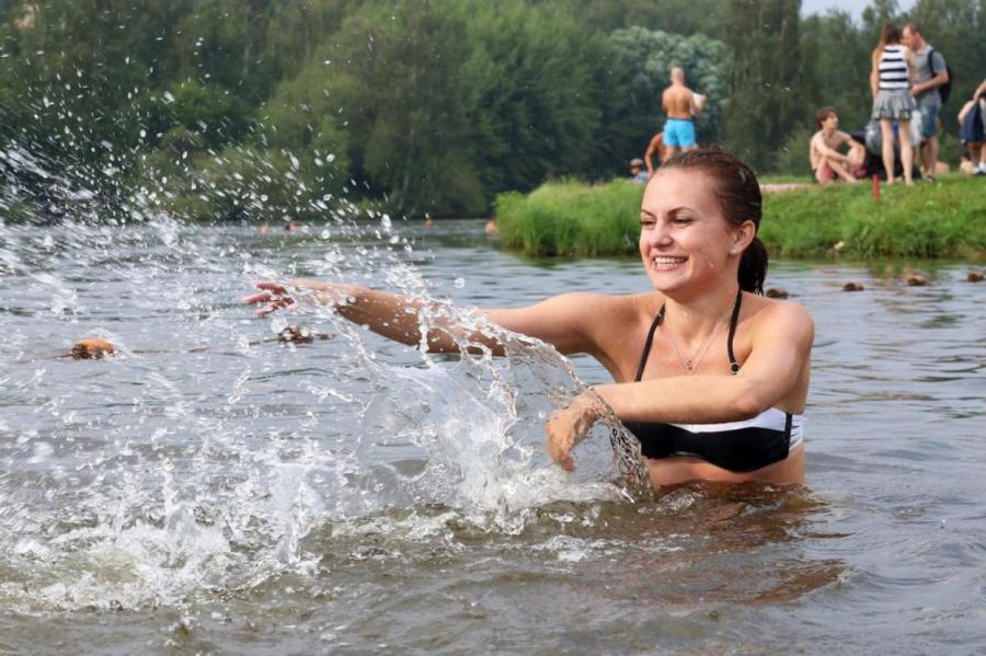 Можно ли купаться в водоеме: 10 признаков опасности