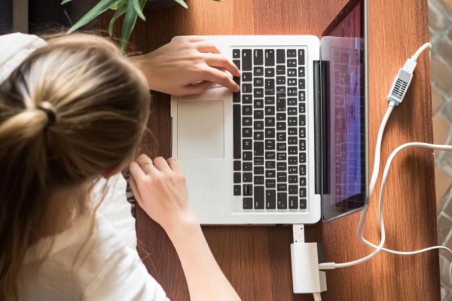 Можно ли держать ноутбук постоянно подключенным к сети