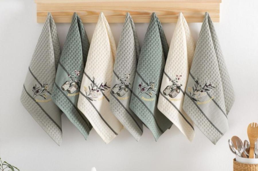 Как отстирать кухонные полотенца от грязи и жира: 11 важных советов