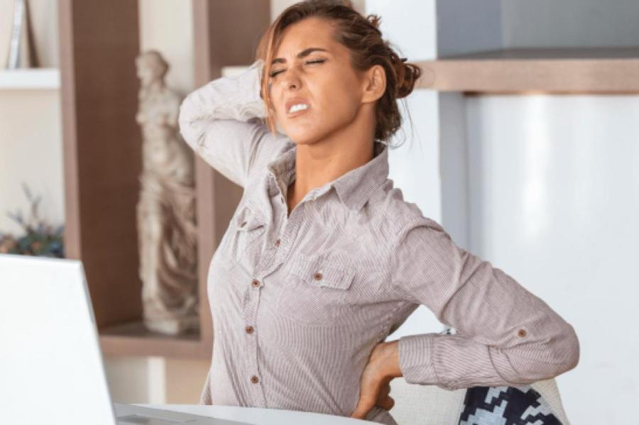 Убираем боль между лопаток: 6 упражнений от врача-реабилитолога