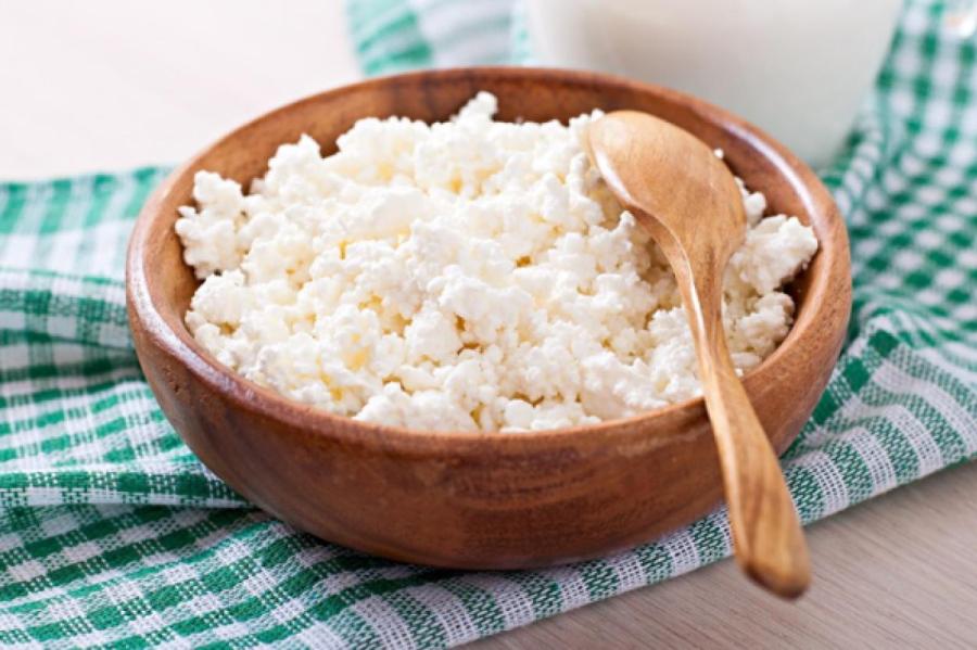 Кому стоит ограничить или полностью исключить творог и почему