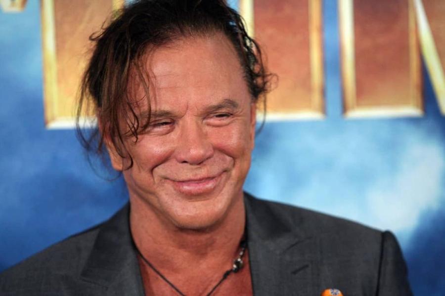 Совсем распоясался: "злой гений" Голливуда Микки Рурк перестал себя контролировать