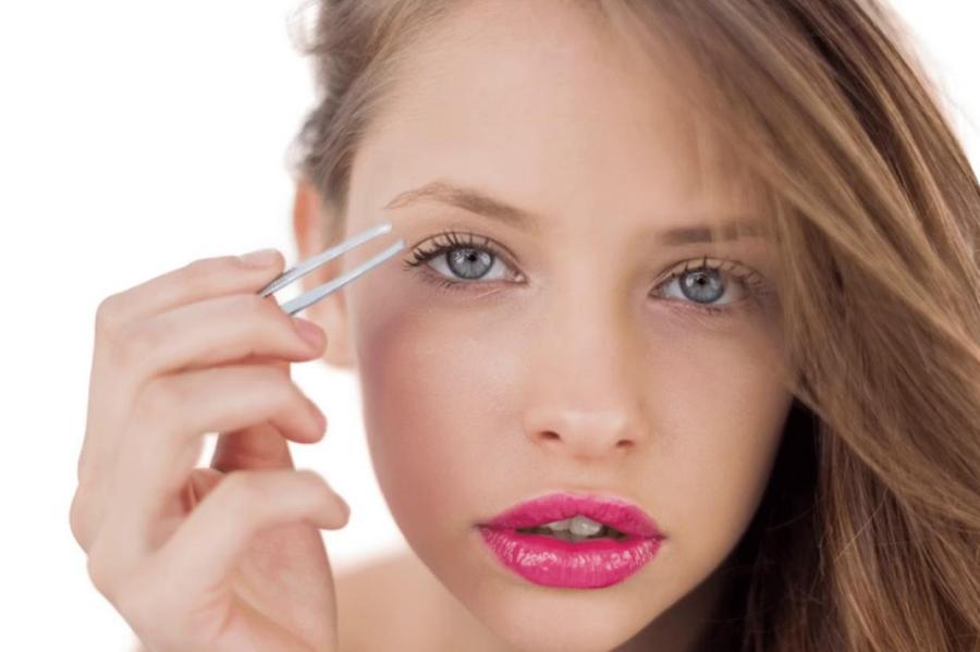 Юные «старушки»: правда ли, что от косметики к 18 годам могут появиться морщины