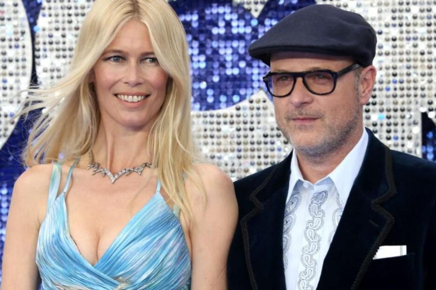 Папарацци засняли, как Клаудия Шиффер гуляет с мужем по Биверли-Хиллз