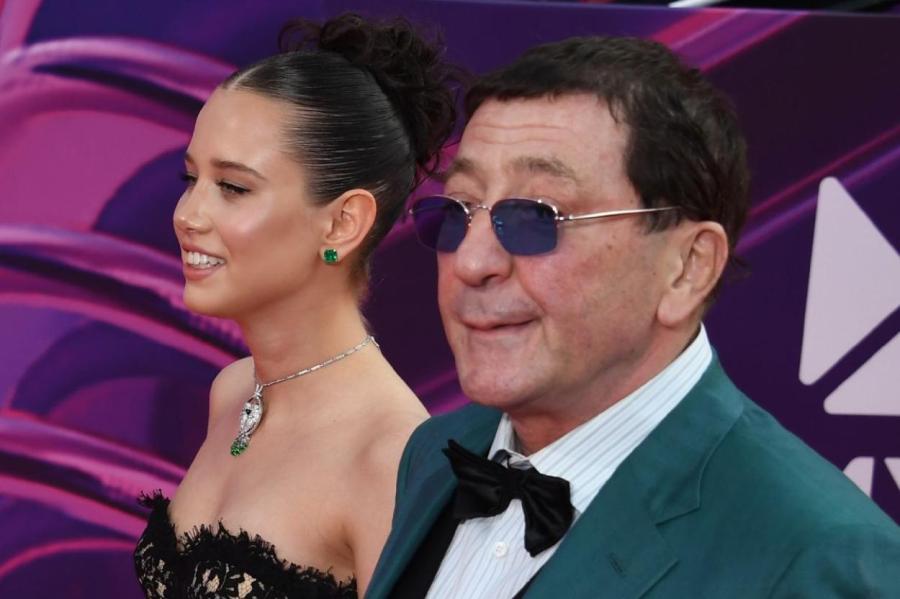 «Я в приколе»: 18-летняя Аврора Киба о связи с 62-летним Григорием Лепсом