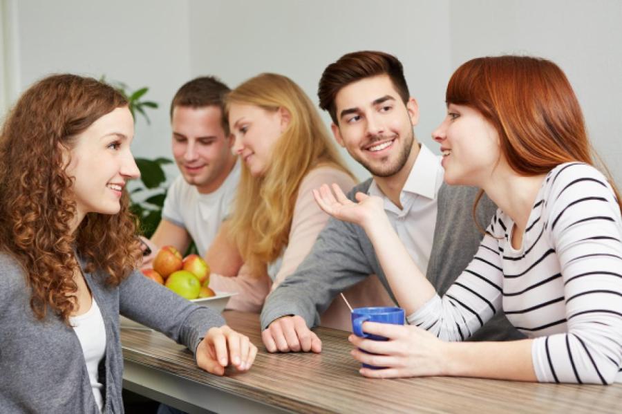 Искусство общения: психолог рассказал, как найти общий язык с людьми