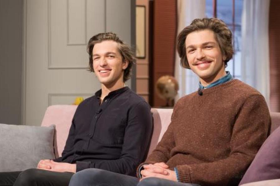 Сыновья Кауперса стали актёрами, выйдя на сцену театра