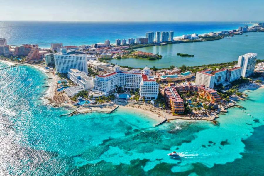 Весь мир ломанулся в Мексику: что там смотреть?