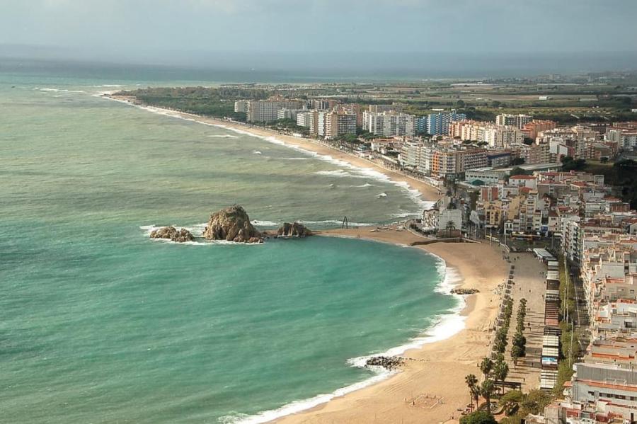 Бюджетный вариант: названы самые дешёвые направления для средиземноморского пляжного отдыха