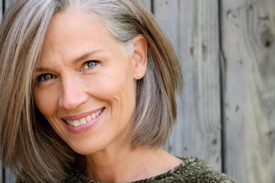 Морщины - не главное: 5 признаков, которые сразу выдают возраст женщины