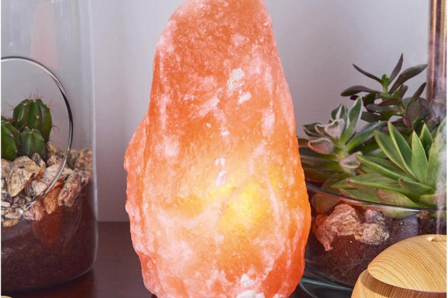 Гималайские лампы: полезный инструмент или элемент декора?