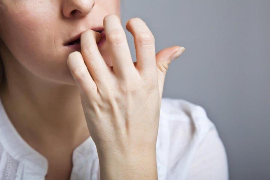 Как избавиться от привычки грызть ногти: советы психолога