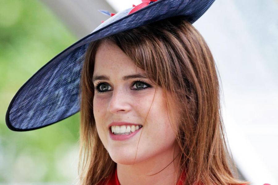 Британская принцесса Евгения показала себя заботливой мамой