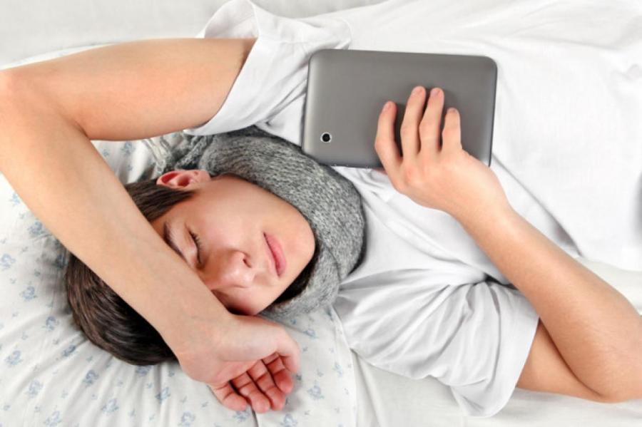 Почему недосып у подростков вызывает серьезные последствия для мозга и психики