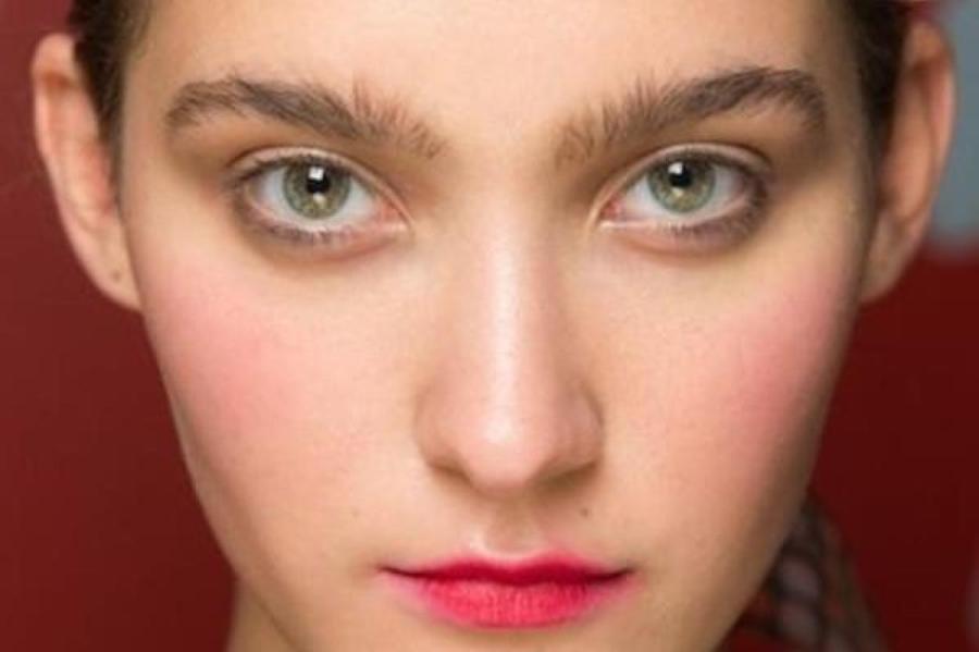 Свежо и натурально: 5 главных трендов летнего макияжа