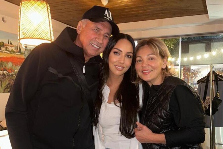 Певица Алсу: "Преклоняюсь перед моей мамой!"