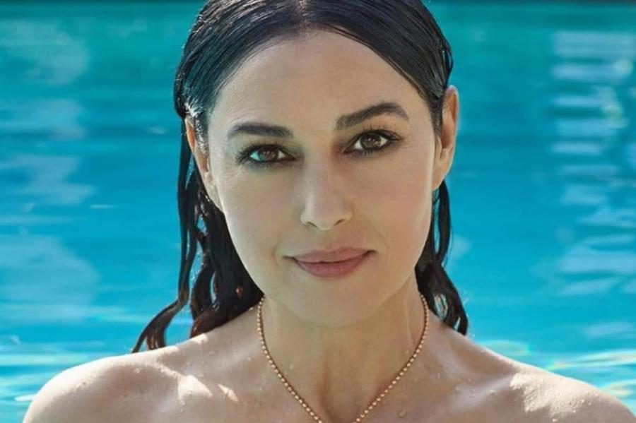 60-летняя Моника Белуччи снялась в купальнике для модного глянца