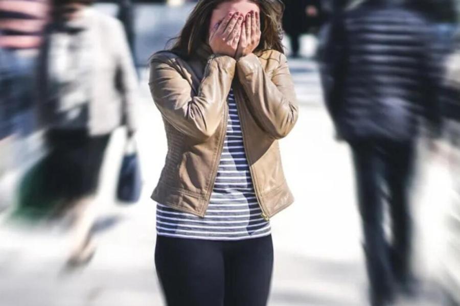 Когда люди пугают: что такое социальная тревожность и как с ней жить