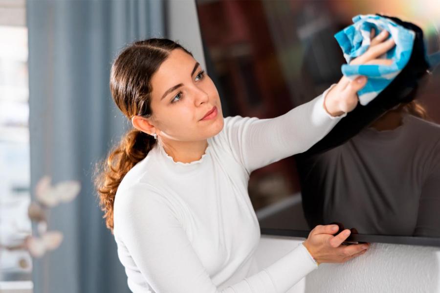 Как безопасно и эффективно протереть экран телевизора