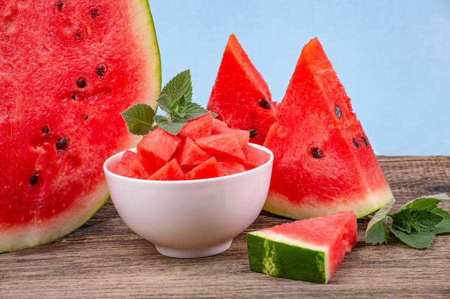 3 неожиданные причины, почему лучше съесть арбуз, а не дыню