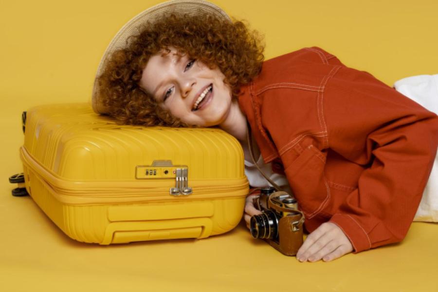 Что не стоит брать с собой в путешествие: эксперт назвала 10 лишних вещей
