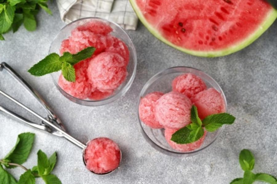 Идеальный летний десерт: сорбе из арбуза