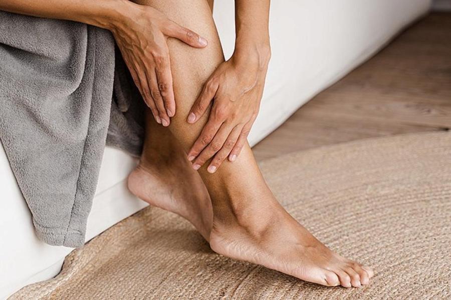 Отёки летом: почему ноги опухают и что с этим делать