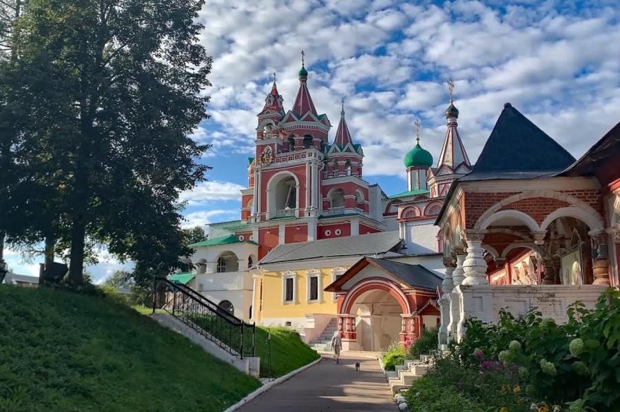 Монастыринг: почему молодежь сбегает из города в обители