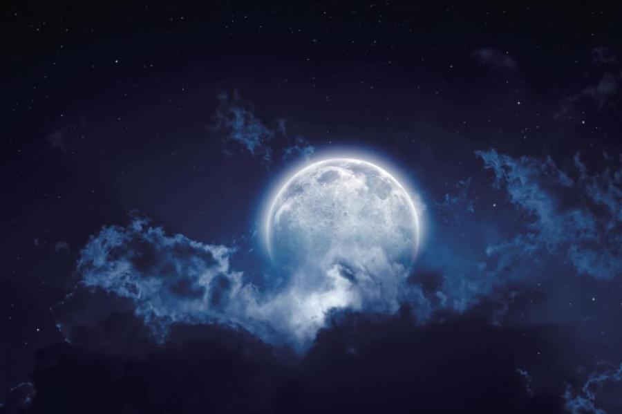 Что сулит Осетровая Луна: как провести полнолуние с пользой 9 августа