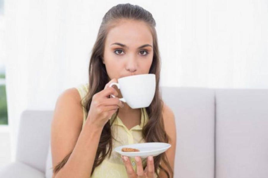 Почему никогда нельзя пить из чужой чашки: народные приметы