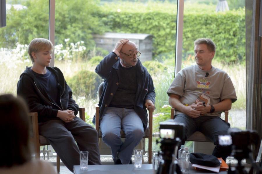 Психиатр-художник Андрей Бильжо и телеведущая Татьяна Лазарева обсудят тему переходного возраста в проекте «Философия на воде»