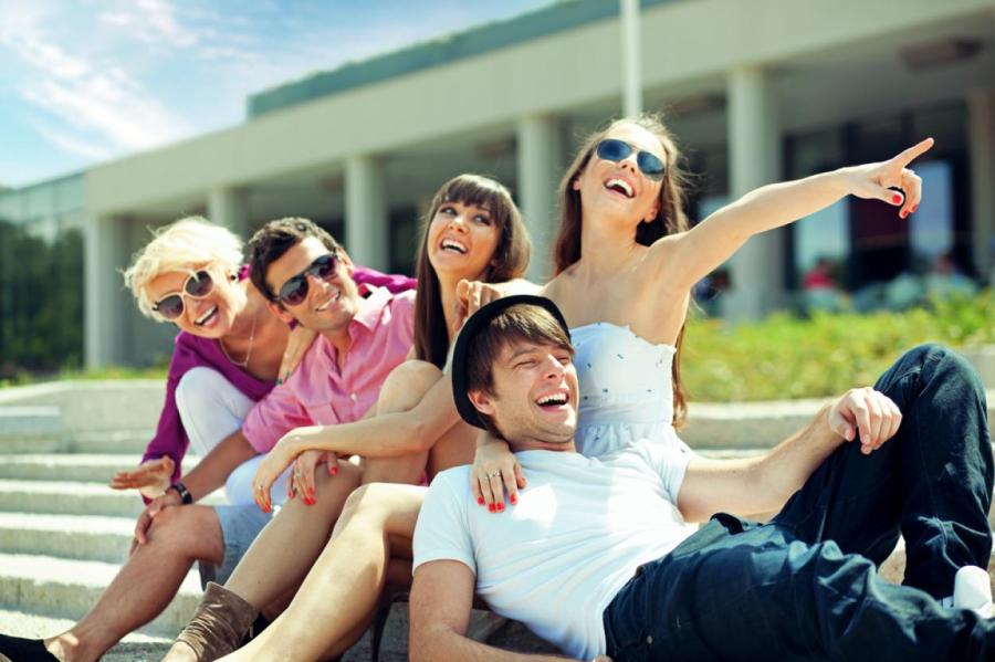 Юмористы: социологи назвали самую веселую нацию в мире