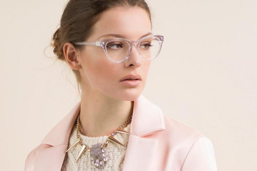 Геометрия, ретро и цвет: тренды очков, которые сделают ваш образ стильным