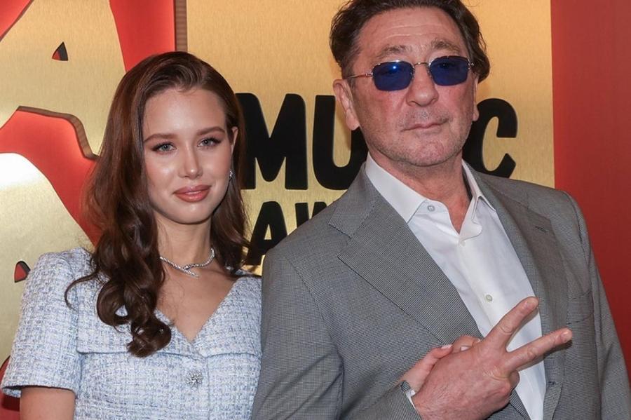 Григорий Лепс воссоединился со своей любимой девушкой - 19-летней Авророй