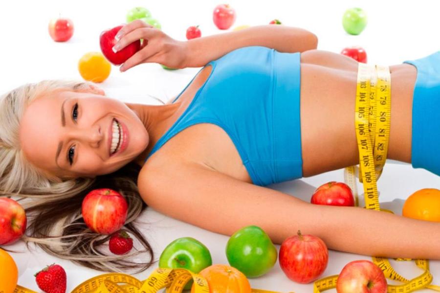 Диетолог назвала 5 закусок, которые сжигают жир на животе