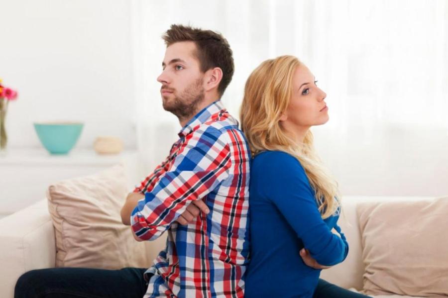 Они убьют отношения: эти 4 фразы ни в коем случае нельзя говорить партнеру
