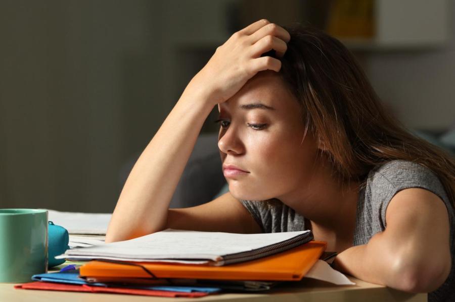 Как справиться с "забившим" на учёбу подростком: советы родителям «нехочух»