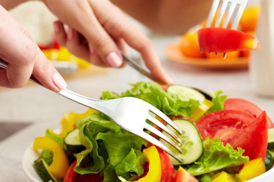 Гастроэнтеролог назвала полезные блюда, которые ест на завтрак, обед и ужин