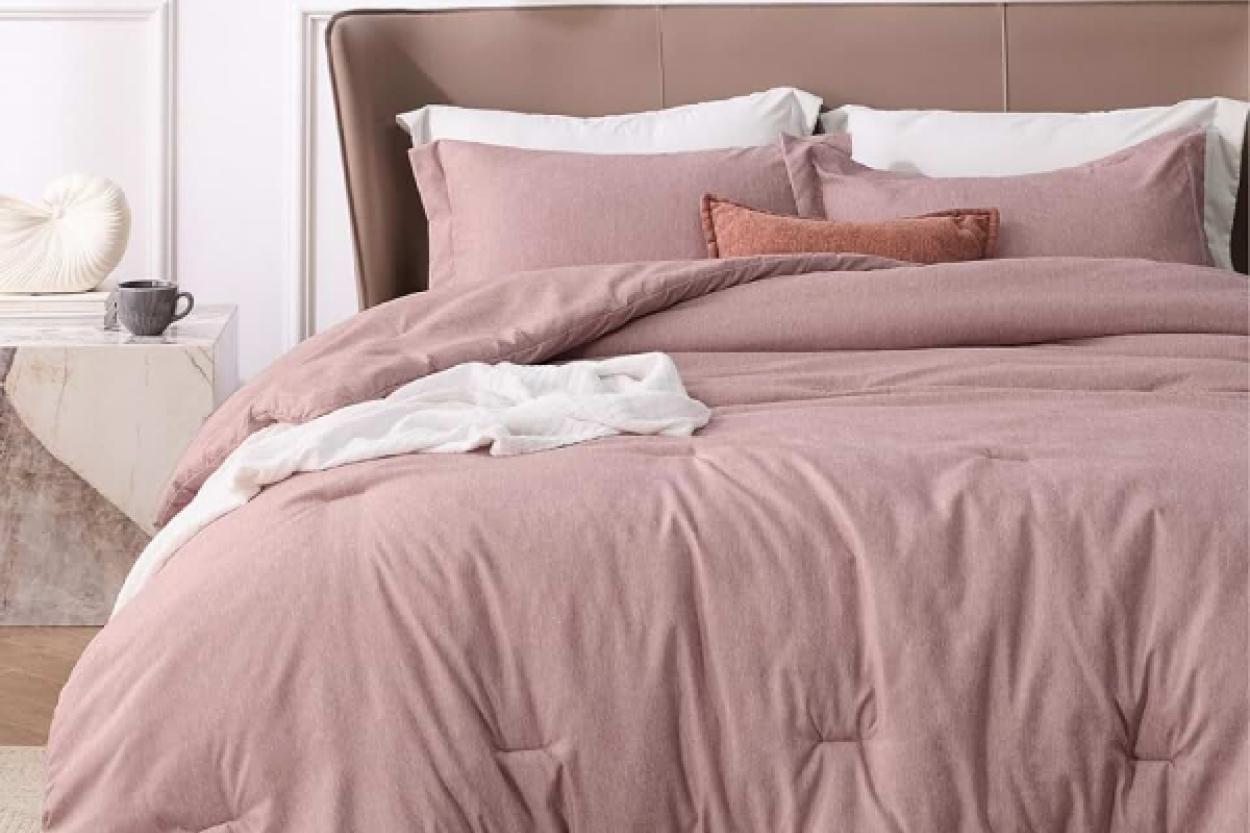 Как освежить постель без стирки: простые и действенные советы