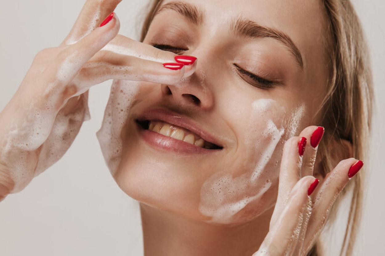 Чисто до скрипа? 10 правил очищения кожи, о которых знают не все