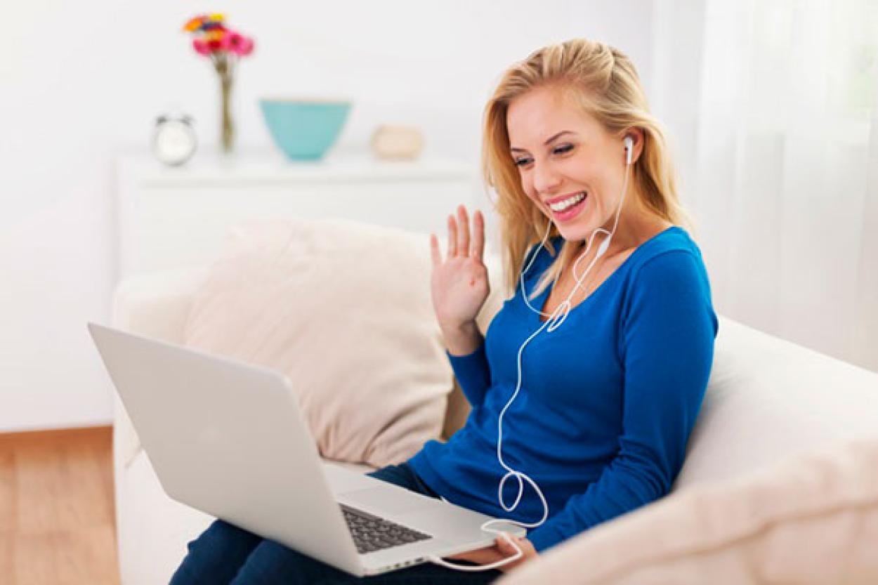 Как наладить общение с пожилыми родственниками на расстоянии: 6 работающих способов