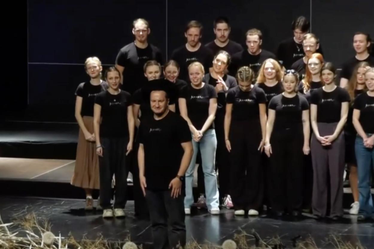 Хор «Kamēr...» в четвёртый раз завоевал главный трофей Европы. Что они спели?