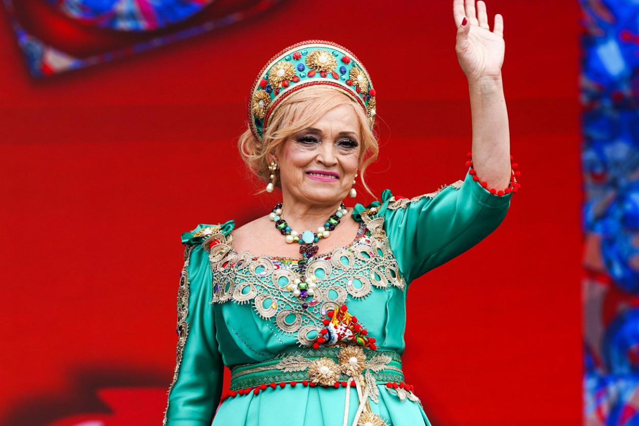 Полмиллиона евро за концерт: как Надежда Кадышева в 66 лет стала самой высокооплачиваемой певицей