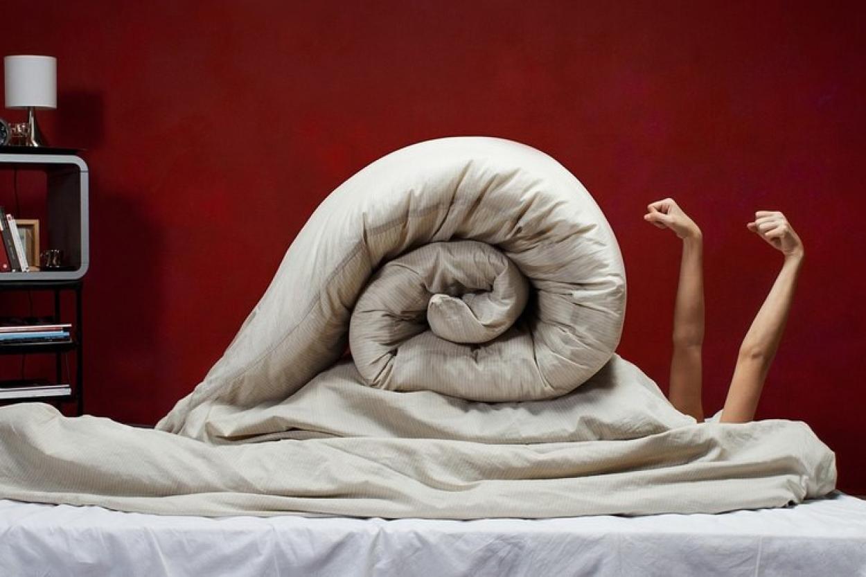 Тяжёлое зимнее одеяло: обнимашки от самой природы или ключ к идеальному сну?