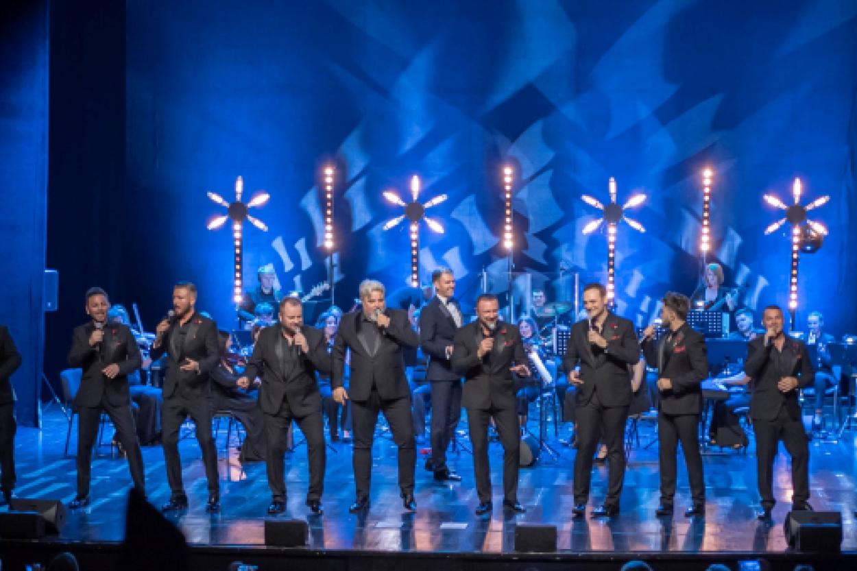 В Риге, Валмиере и Даугавпилсе пройдут грандиозные концерты «10 Tenors» с симфоническим оркестром