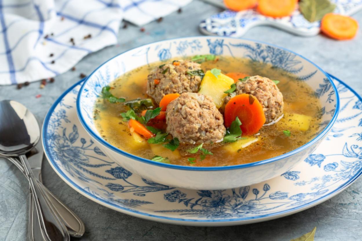 Какую специю нельзя добавлять в первые блюда, но даже опытные хозяйки ее используют