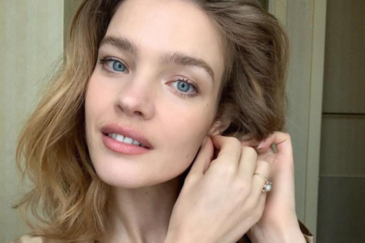 Невестка французского миллиардера и мама 5 детей: Наталья Водянова по-прежнему шикарна в свои 43