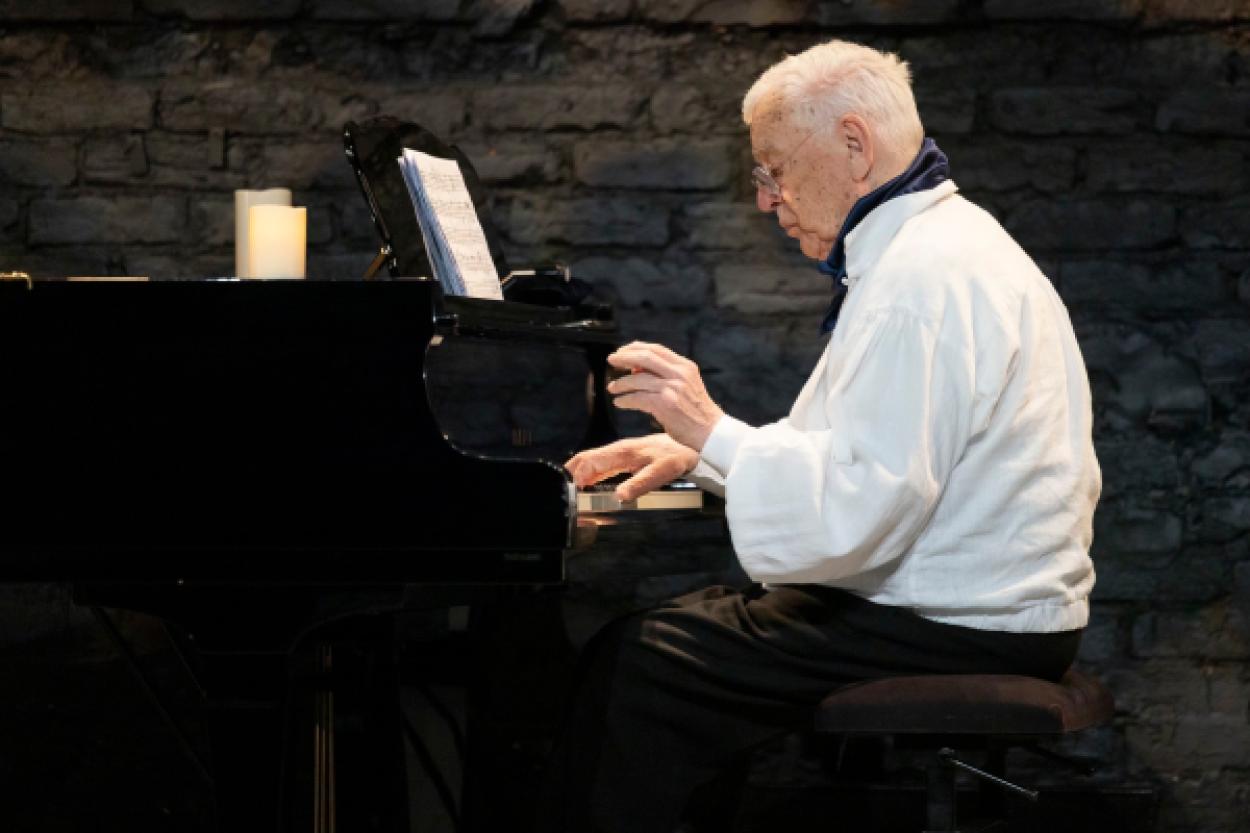 Раймонду Паулсу вручат королевскую награду: государство оценило заслуги Маэстро