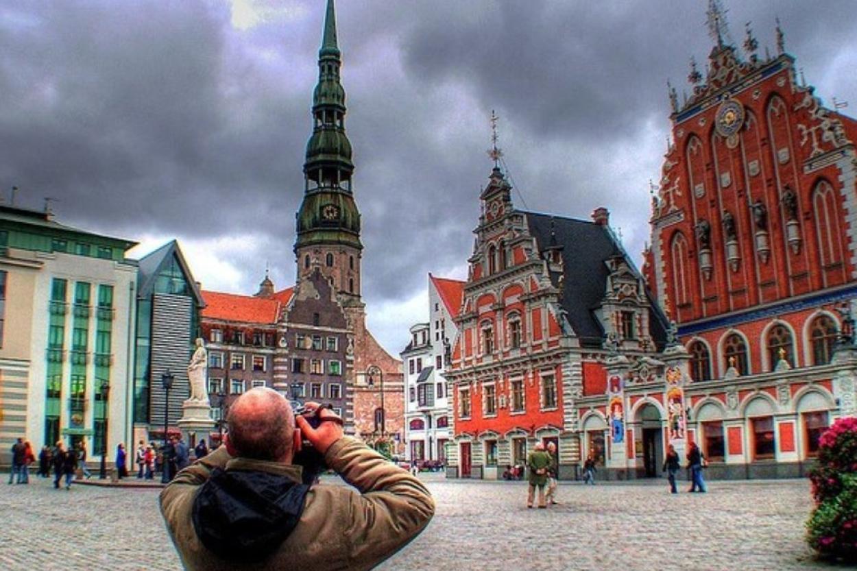 То-то я чувствую, что засыпаю: Рига вошла в ТОП-5 городов Европы для «сонного» туризма